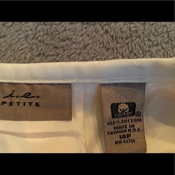 100% cotton, pleated skirt  - Picture 2 of 4